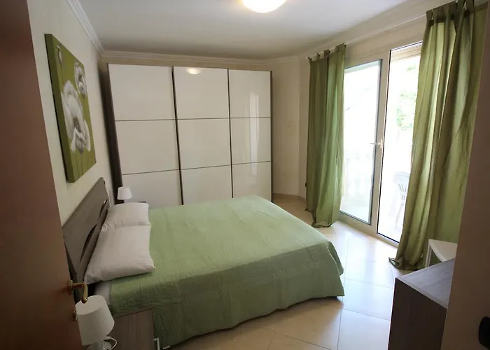 Geranei Lägenhet Arma di Taggia